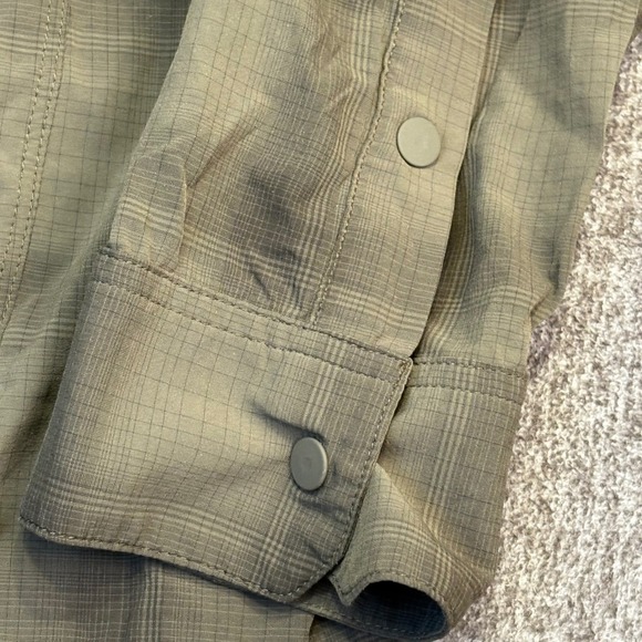 Outdoor‎ Research Mens Button Up Shirt Medium Plaid Green Hiking Travel - Picture 4 of 16